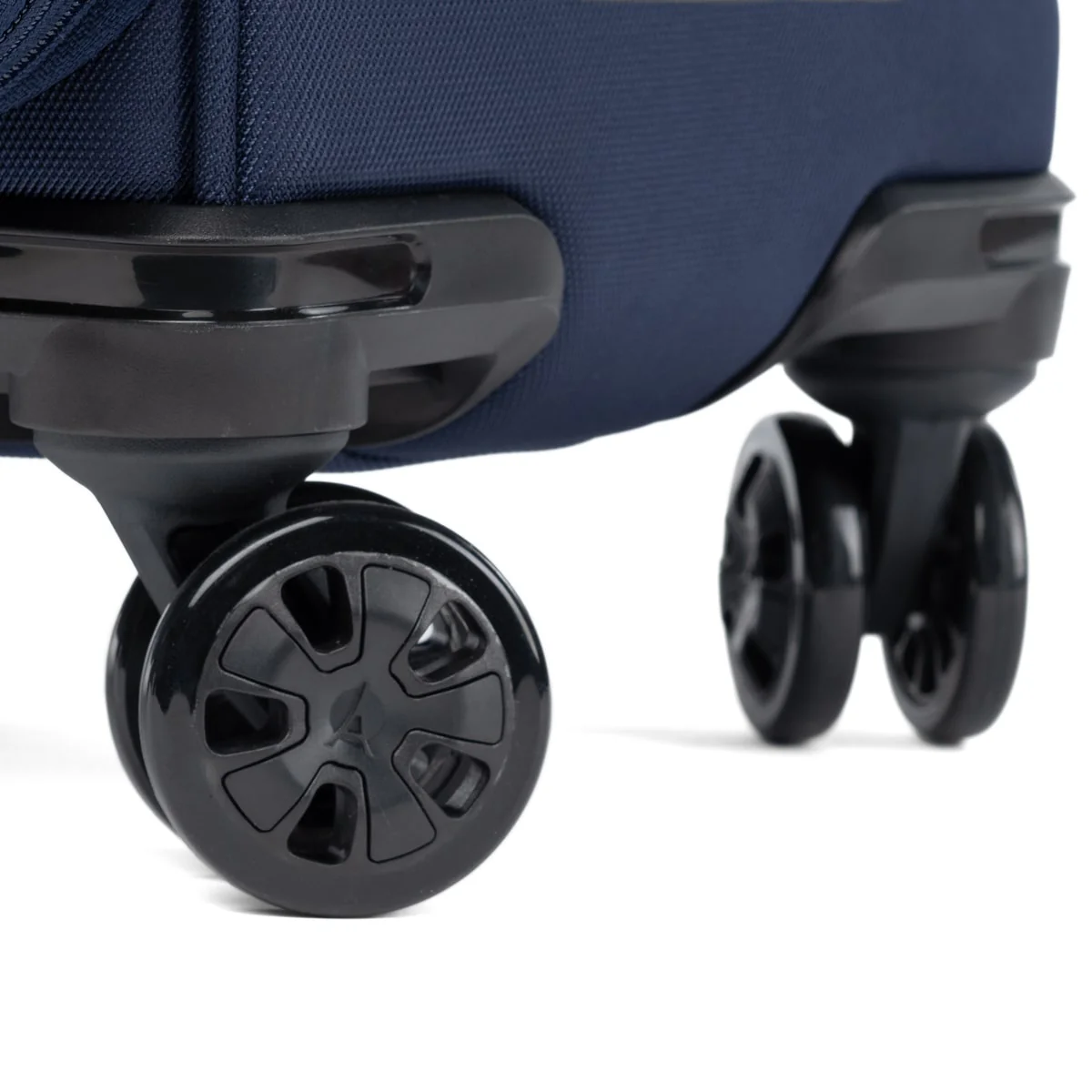 Crew™ Classic Large Check-in Expandable Spinner - Image 35
