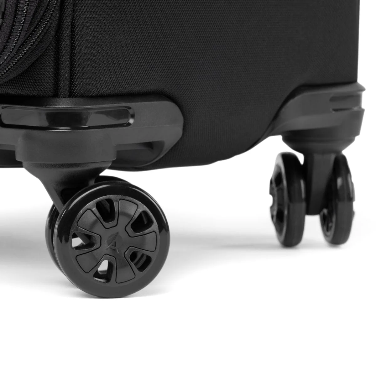 Crew™ Classic Medium Check-in Expandable Spinner - Image 11