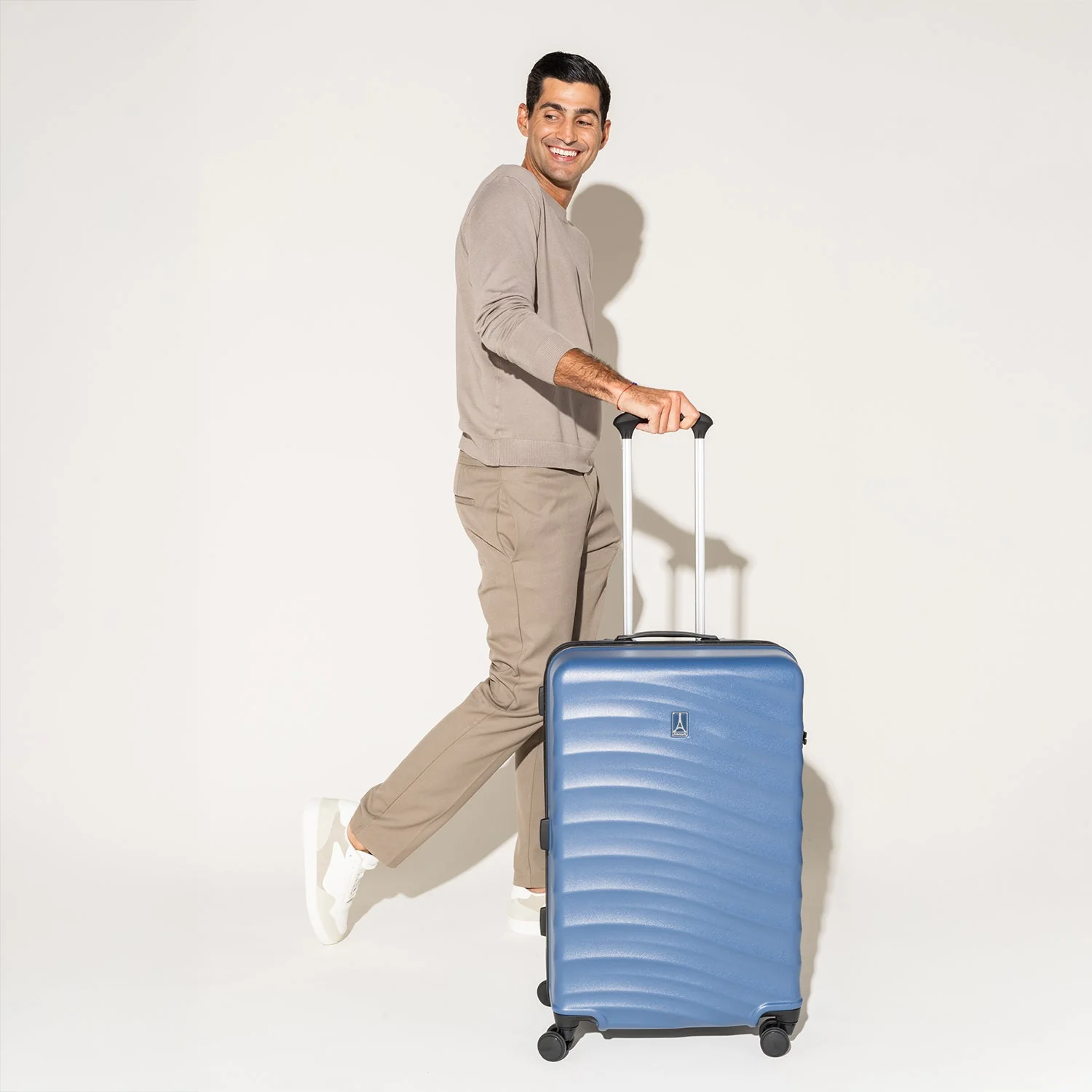Maxlite® Air V2 Medium Check-In Hardside Spinner - Image 31