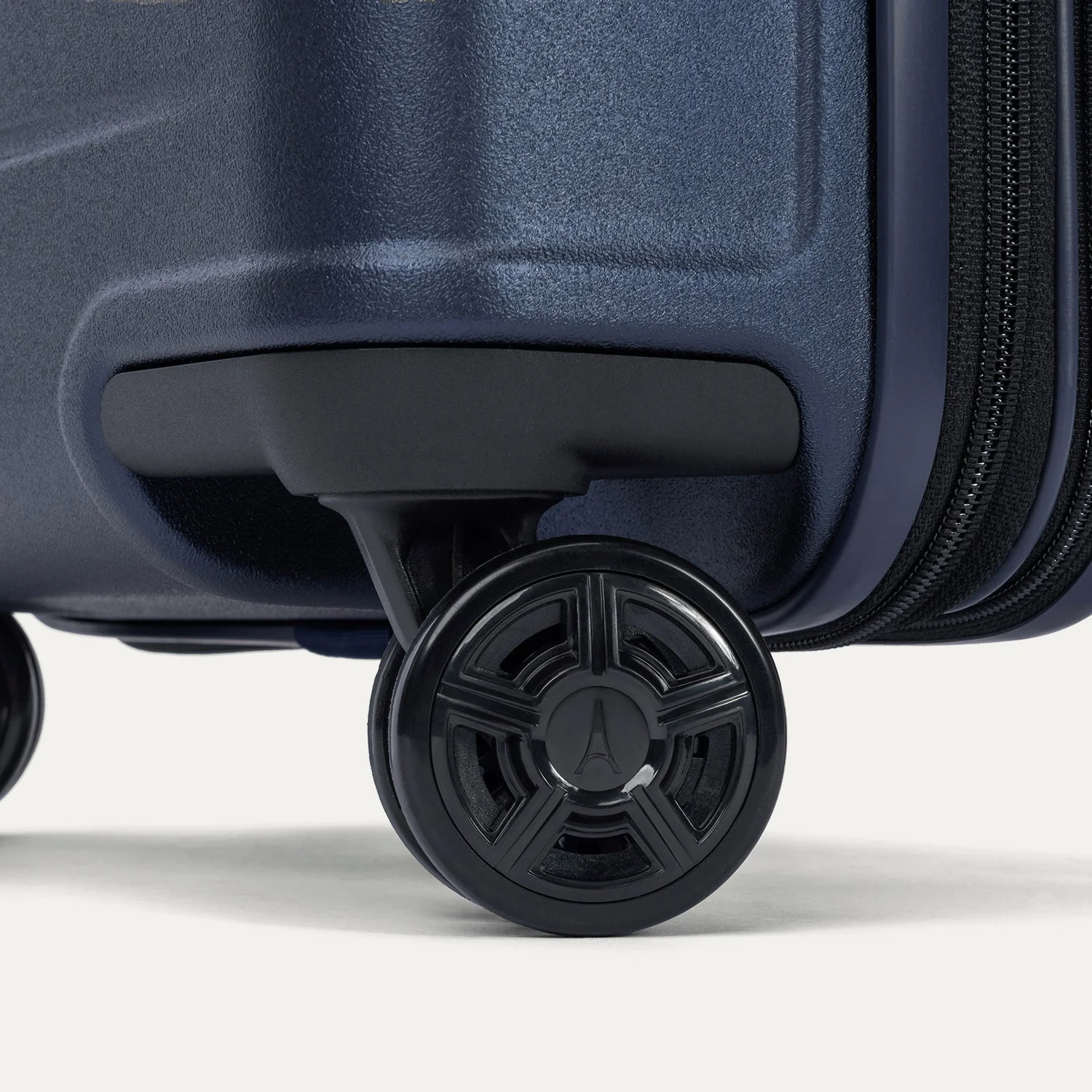 Platinum® Elite Large Check-In Hardside Spinner - Image 38