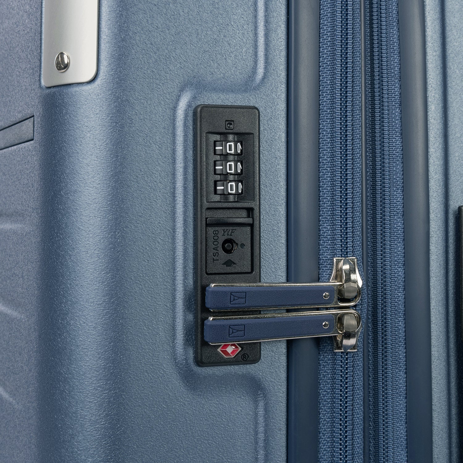 Platinum® Elite Medium Check-In Hardside Spinner - Image 20