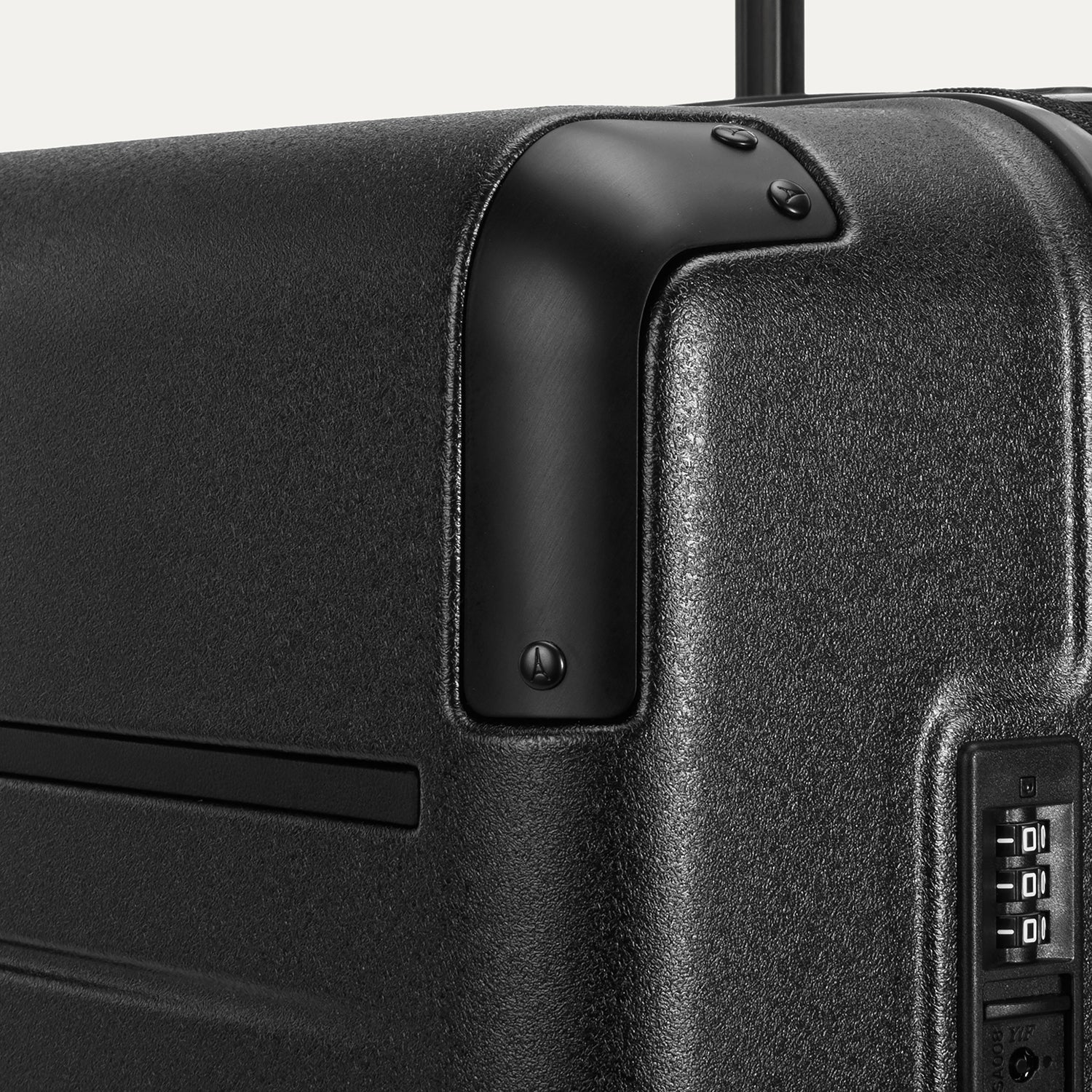 Platinum® Elite Medium Check-In Hardside Spinner - Image 5
