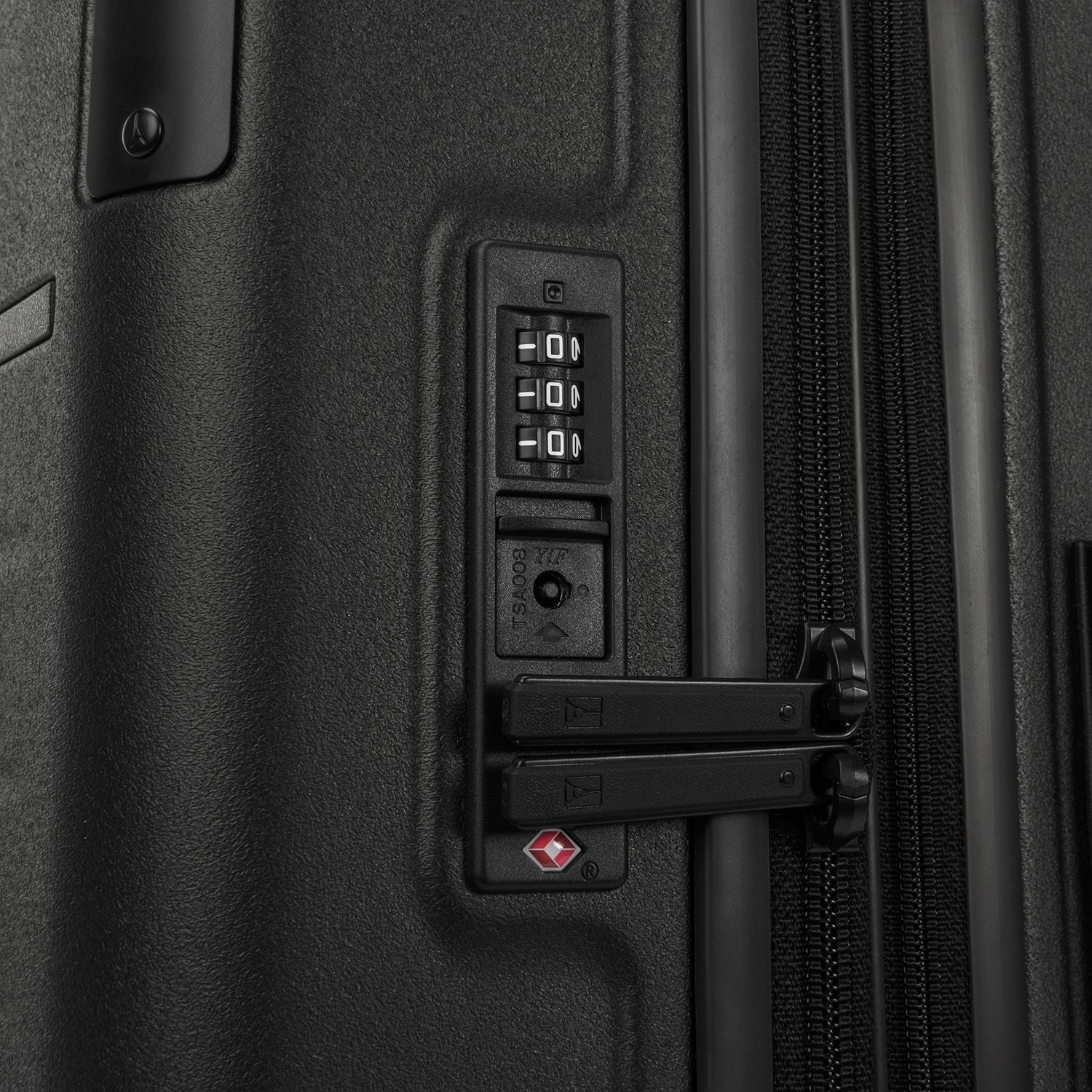 Platinum® Elite Medium Check-In Hardside Spinner - Image 7